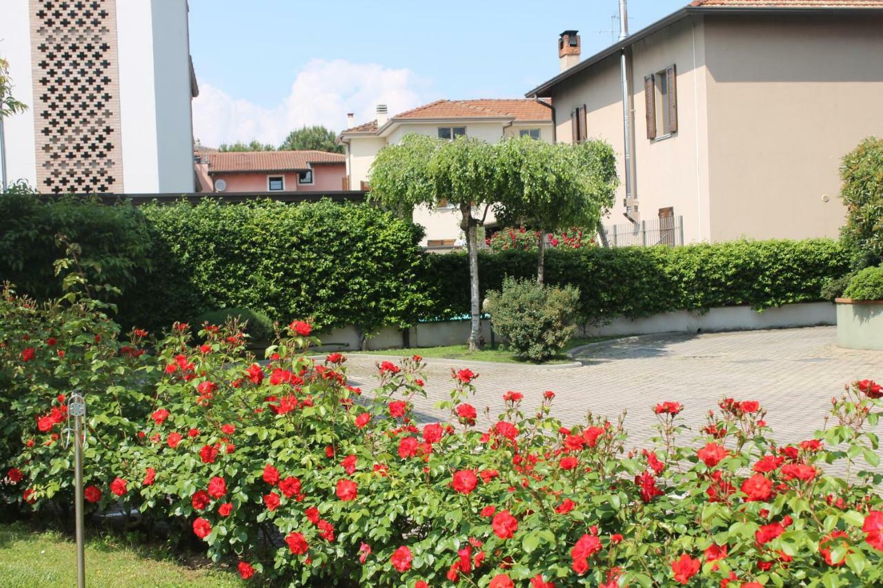Indesenzano Apartment เดเซนซาโนเดลการ์ดา ภายนอก รูปภาพ