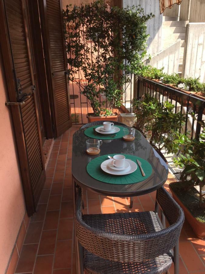 Indesenzano Apartment เดเซนซาโนเดลการ์ดา ภายนอก รูปภาพ