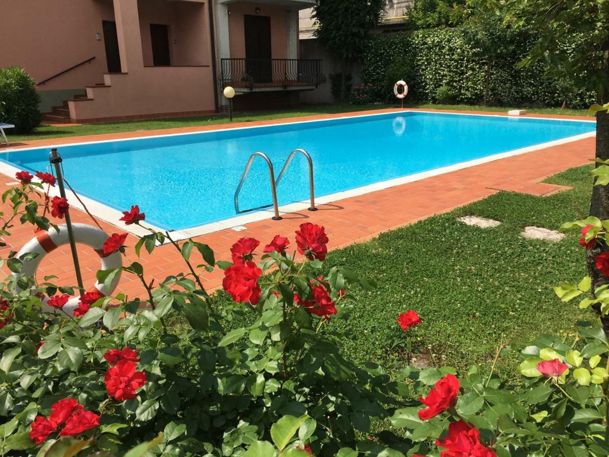 Indesenzano Apartment เดเซนซาโนเดลการ์ดา ภายนอก รูปภาพ