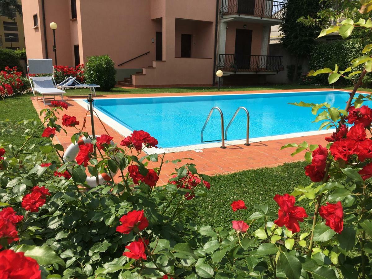Indesenzano Apartment เดเซนซาโนเดลการ์ดา ภายนอก รูปภาพ