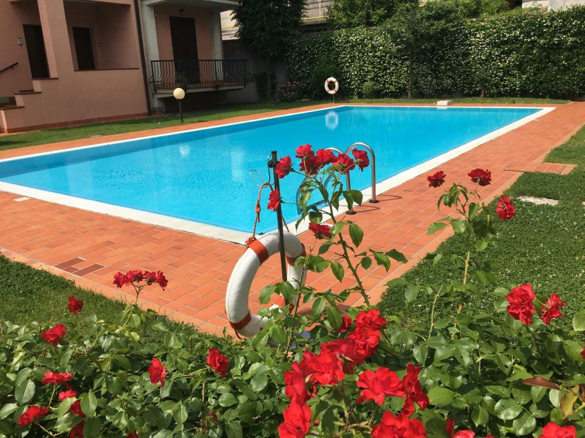 Indesenzano Apartment เดเซนซาโนเดลการ์ดา ภายนอก รูปภาพ