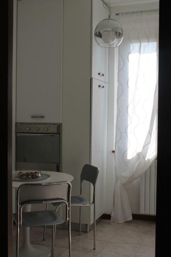 Indesenzano Apartment เดเซนซาโนเดลการ์ดา ภายนอก รูปภาพ