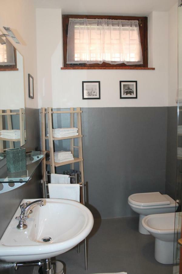 Indesenzano Apartment เดเซนซาโนเดลการ์ดา ภายนอก รูปภาพ