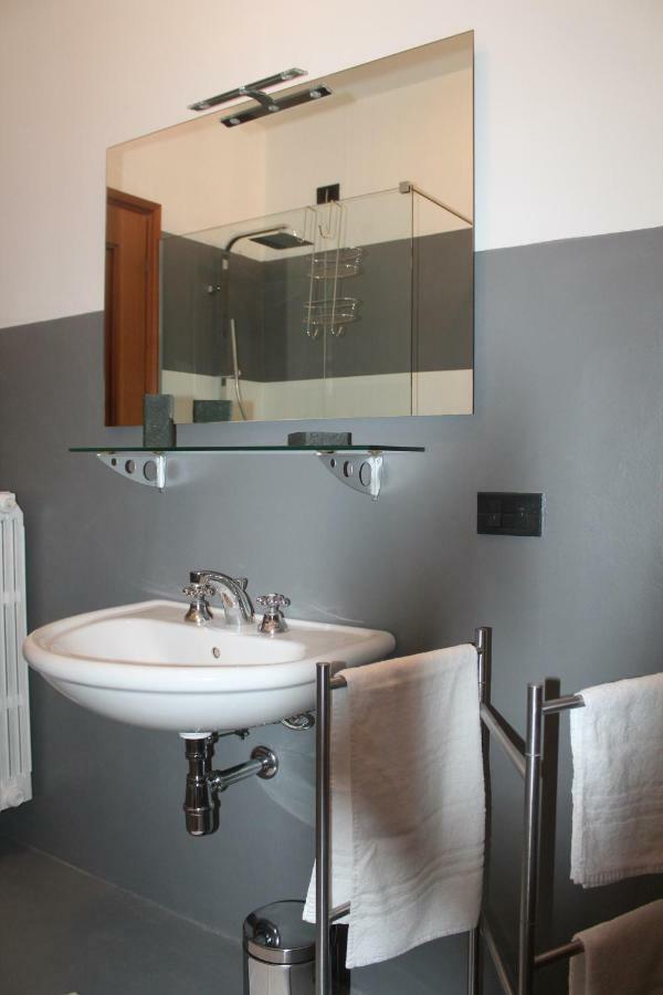 Indesenzano Apartment เดเซนซาโนเดลการ์ดา ภายนอก รูปภาพ