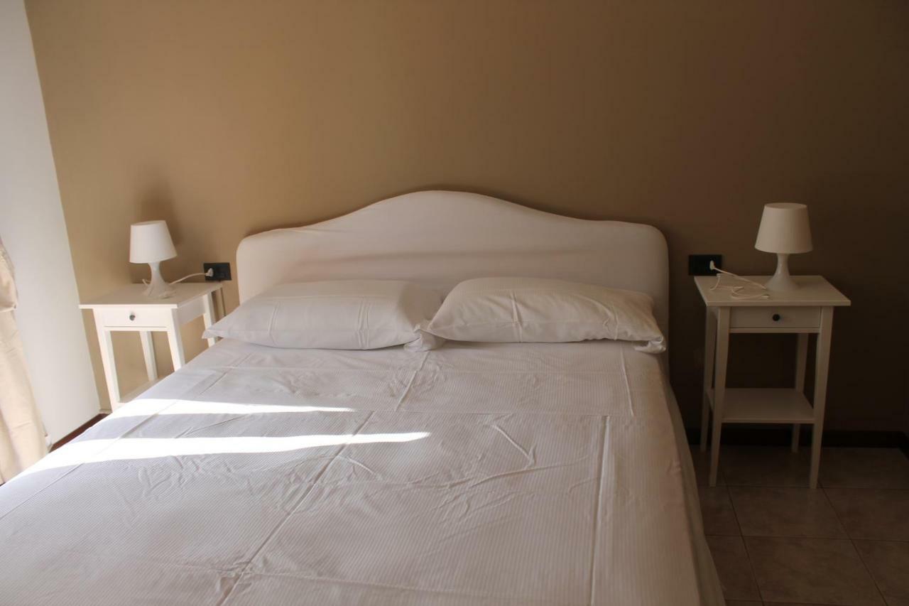 Indesenzano Apartment เดเซนซาโนเดลการ์ดา ภายนอก รูปภาพ