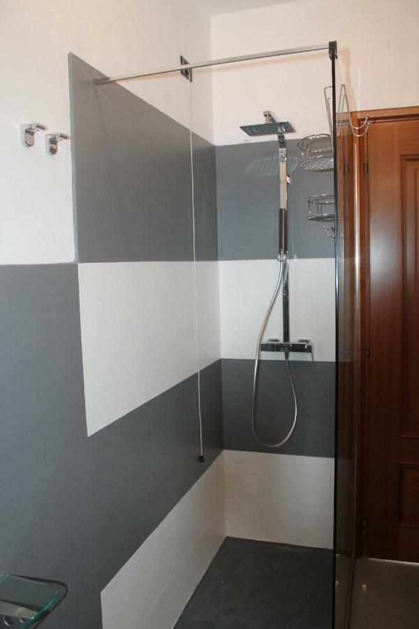 Indesenzano Apartment เดเซนซาโนเดลการ์ดา ภายนอก รูปภาพ